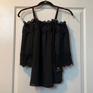 Fortune & Ivy wrinkly crochet trim blouse from stitch fix, NWT, M